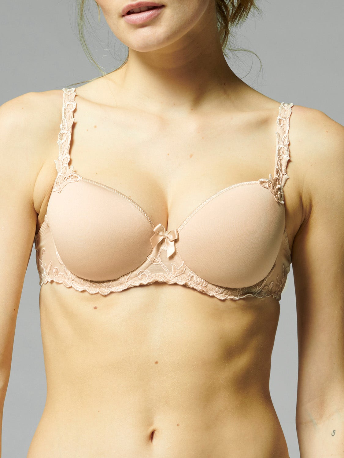 Simone Perele Women's Andora 3D Molded-Cup Bra: French T-Shirt Bra Style,  Midnight, 30E : : Clothing, Shoes & Accessories