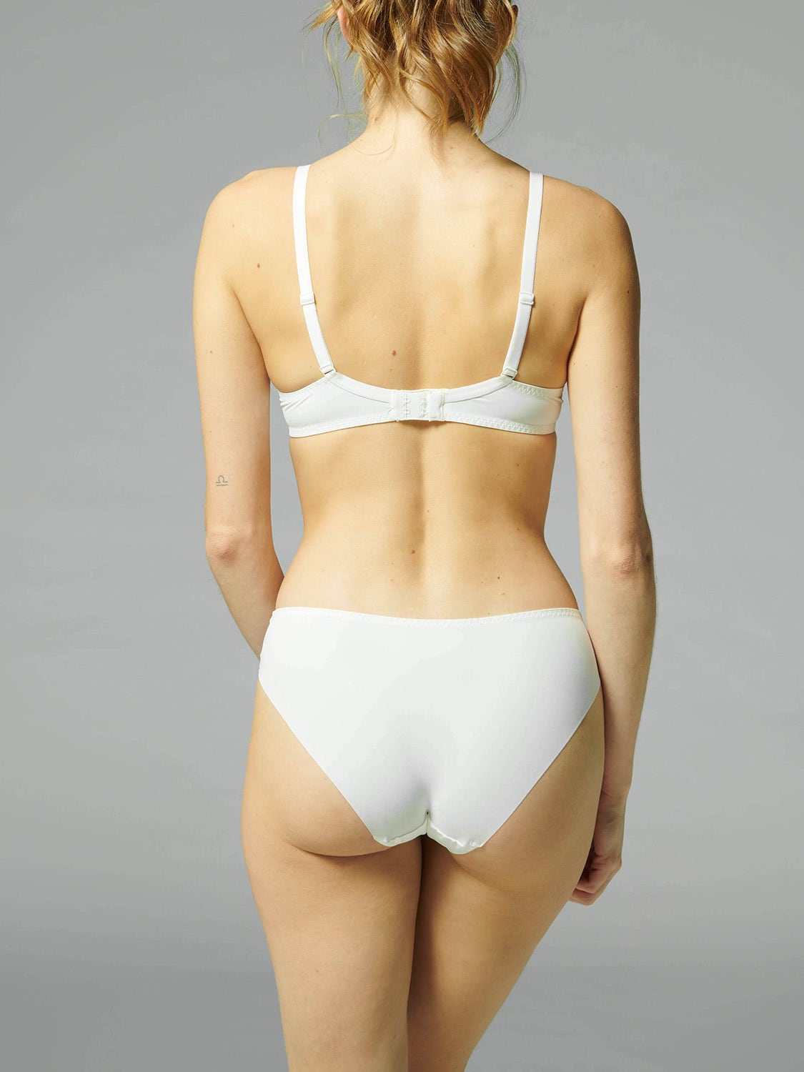 D70☆Simone Perele シモーヌ ペレール Wishハーフカップブラ Wish Sheer Demi - Sapphire – Simone Pérèle
