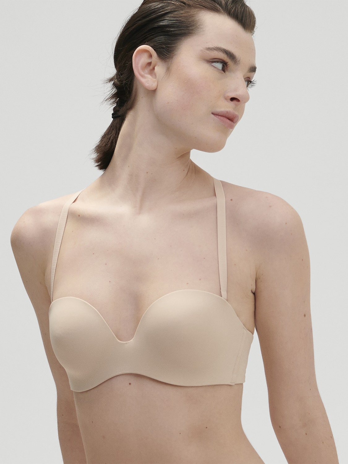multi-position-strapless-bra-peau-rosee-essentiel-1