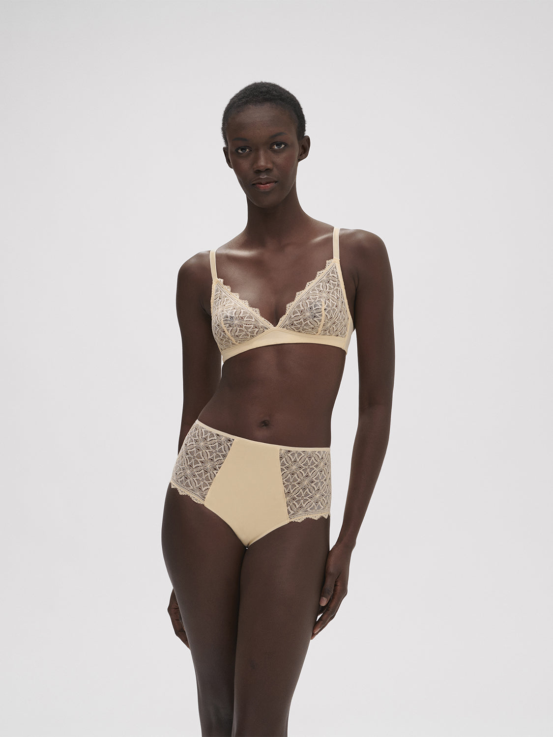 90B+XL☆Simone Perele　シモーヌ ペレール　MANILLE Simone Pérèle | Escale Wireless Triangle - Vanilla