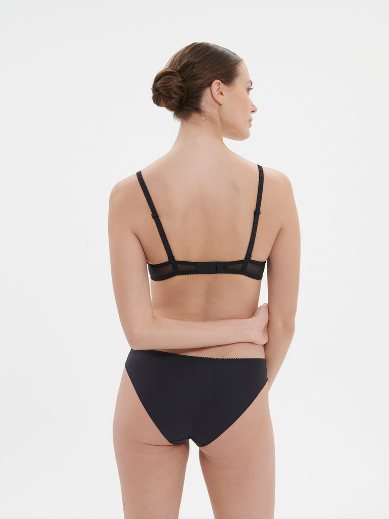 Intrigue Triangle Contour Bra Black Simone Perele