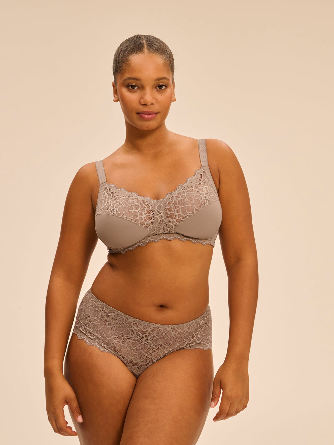 madelineページ ケラスターゼ Caresse Wireless Triangle - Greige – Simone Pérèle