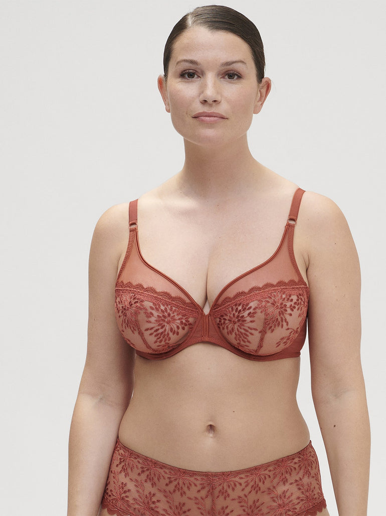 Jul 18, 2022 · Best Bra for Small Breasts For Sexy Time. Simone Pérèle Full  Coverage Plunge Bra. $23 at Simone Pérèle. Credit: COURTESY. Pros. It  offers full coverage. It can be